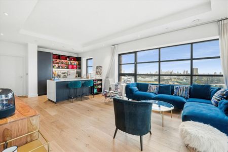 2 bedroom apartment to let in Amelia House, London E14 - Photo 2