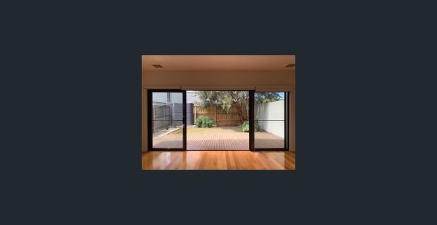 4BR 2 LIVING FAMILY HOME IN PRIME LOCALE! - Photo 1