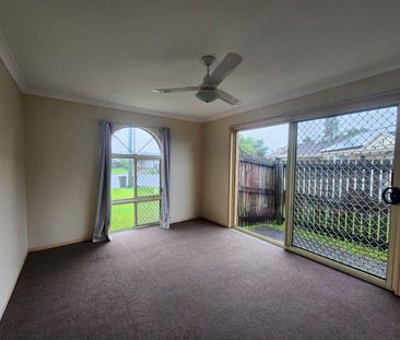 CABOOLTURE - FAMILY & LOCATION - Photo 2