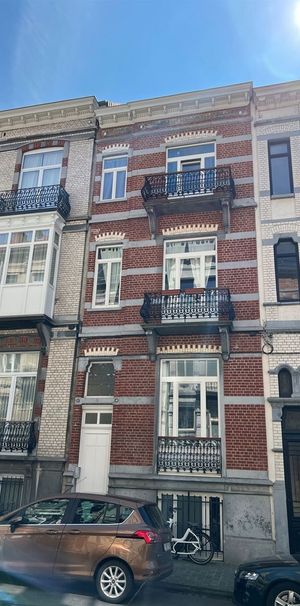 Appartement te huur in Schaarbeek voor € 1.520 met 2 slaapkamers - Foto 1