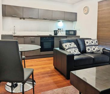 Flat to rent on - Photo 1