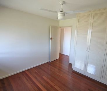 LAWNTON COTTAGE - WALK TO TRAIN - Photo 6