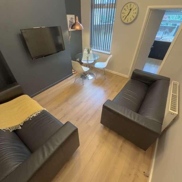 Romer Road, L6 - Photo 1