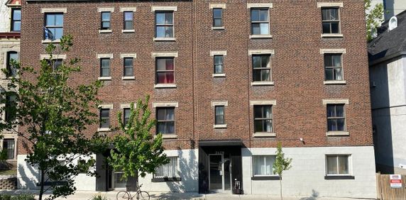 Bachelor (2.5) - 3429-3431 Rue St-Andre, Montréal - Photo 2