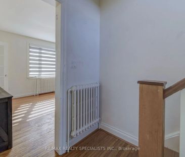 Detached Home For Lease | X8310222 - Photo 4