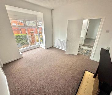 2 bedroom end of terrace house to rent - Photo 1