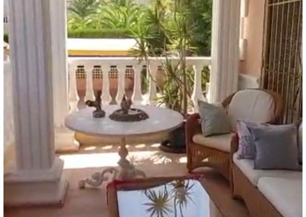 LONG TERM RENTAL. Spacious villa with 6 bedrooms for rent.