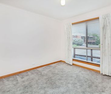 Attractive stand alone light filled unit in central Buninyong - Photo 2