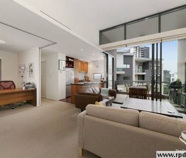 MODERN AND SPACIOUS 1 BED +STUDY or 2 bedrooms APARTMENT IN THE BES... - Photo 6