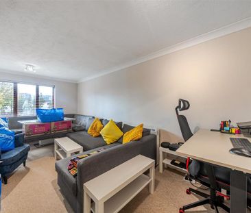 2 bedroom flat to rent - Photo 2