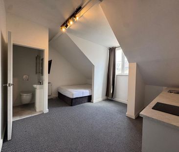 Studio to rent - Photo 2