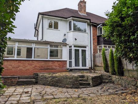 3 bedroom semi-detached house to rent - Photo 2