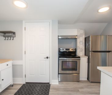 20 Patsy Ave, Welland - All Inclusive 2 Bedroom Upper Unit - Photo 3