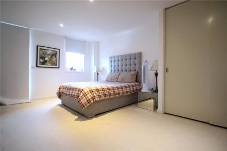 3 bedroom flat to rent - Photo 3