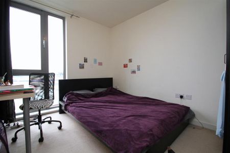 2 bedroom flat to rent - Photo 3