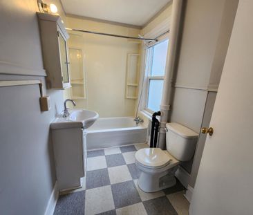 421 Bronson Avenue - 2 - Photo 6