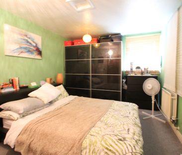 West Thamesmead, SE28 - Photo 3