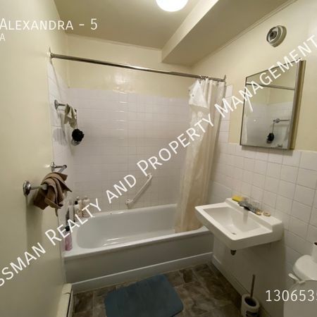 1 bed 1 bath apartment located in Pioneer Village, Regina, SK - Photo 4
