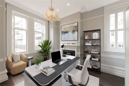 Exceptional 7-bedroom home located moments from Hyde Park and Kensington Gardens - Photo 2