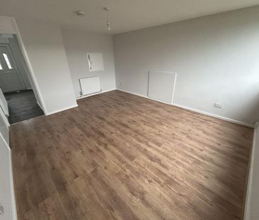 3 bedroom character property to rent - Photo 1