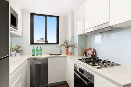 Commanding Views And Ultimate Position - Lift Access - Photo 4