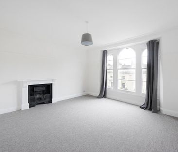 4 bedroom flat to rent - Photo 3