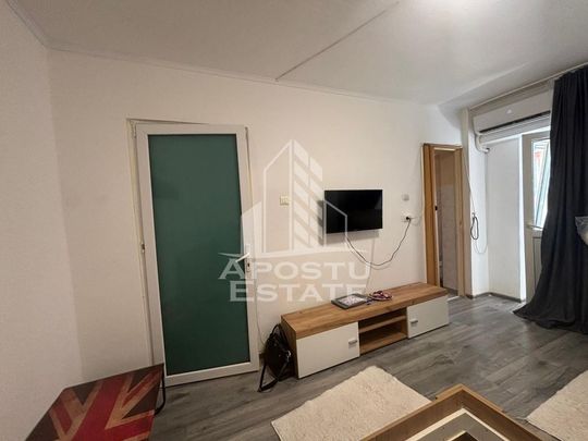 Garsoniera cu bucătărie separată de dormitor, Zona UMT - Fotografie 1
