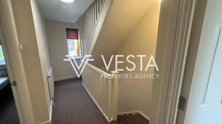 4 bedroom semi-detached house to rent - Photo 3