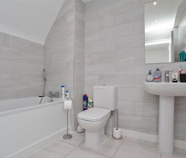 2 bedroom end of terrace house to rent - Photo 5