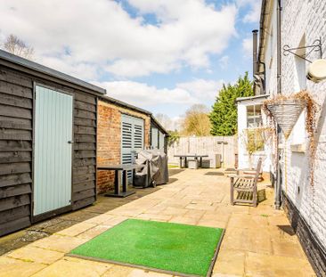 2 bedroom terraced house to rent - Photo 1