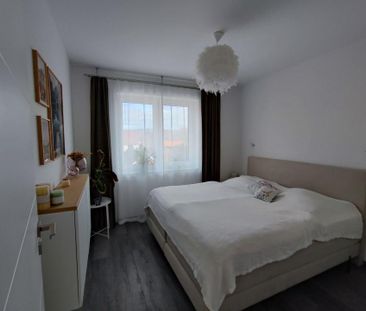 Moderne 3 Zimmer Dachgeschosswohnung inkl. Einbauküche - Foto 2