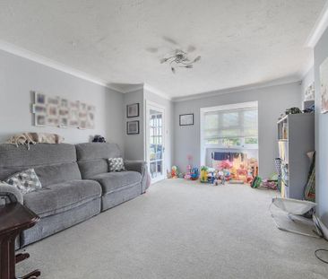 3 bedroom detached house to rent - Photo 2