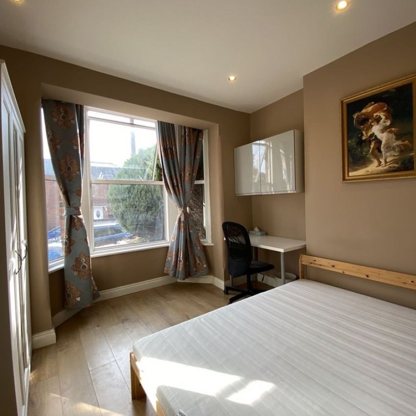 Broadlands Road, Southampton - Photo 1