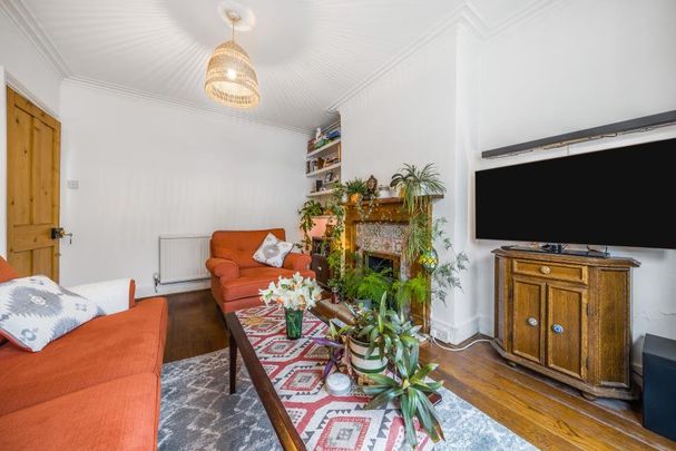 Markenfield Road, Guildford - 2 bedrooms Property for lettings - Seymours - Photo 1