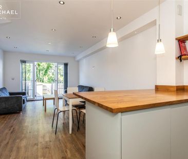 4 bedroom terraced house to rent - Photo 3