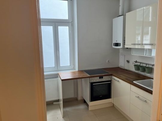 Altbau Mietwohnung 1180 Wien, Nähe Schubertpark - Photo 1