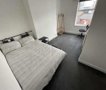 5 bedroom terraced house to rent - Photo 2