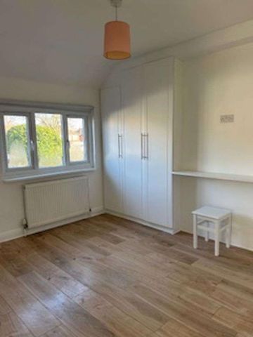 Maytree Crescent, Watford, WD24 - Photo 3