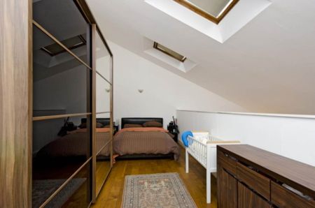 Price £2,200 pcm - Available 30/01/2026 - Part Furnished - Photo 3