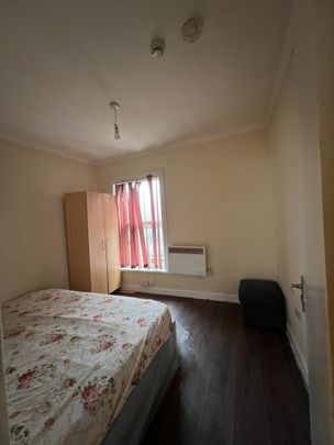 2 Bed Semi-Detached House, Cromwell Road, LU3 - Photo 1
