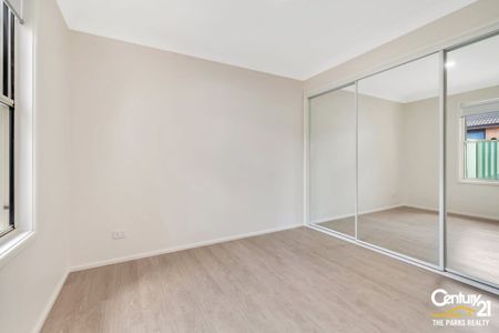 Beautiful Three Bedroom Granny Flat with Parking - Photo 5