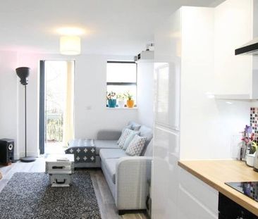 1 Bed Flat, Trelawney House, BS2 - Photo 1