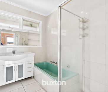 Charming Family Living in the Heart of Ashwood - Photo 4