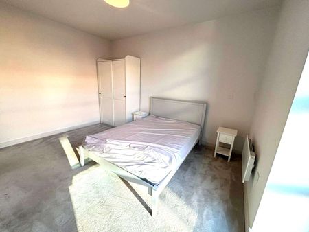 AVAILABLE NOW! | FULLY FURNISHED | TWO DOUBLE BEDROOM | LOCATED IN THE PHOTOGRAPHIC WORKS DEVEOLPMENT | EXCELLENT TRANSPORT CONNECTIONS - Photo 5