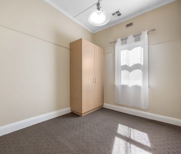 Charming Four-Bedroom Home in the Heart of Ballarat CBD - Photo 2