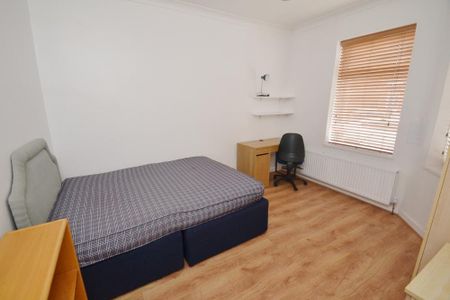 5 bedroom terraced house to rent - Photo 5