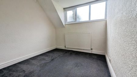 4 bedroom semi-detached house to rent - Photo 5