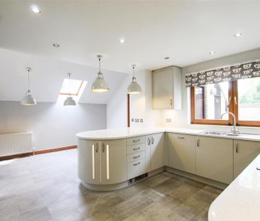 4 bedroom detached house to rent - Photo 6