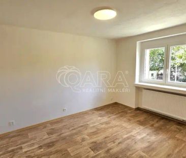 Slunný byt 2+1 po rekonstrukci s nízkými náklady - Sokolovská, Beroun - Photo 2