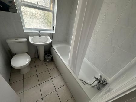 Studio Flat, Kingsland Road, E8 - Photo 4